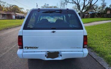 Gmc-Typhoon-1993-white-157715-7