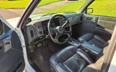 Gmc-Typhoon-1993-white-157715-8