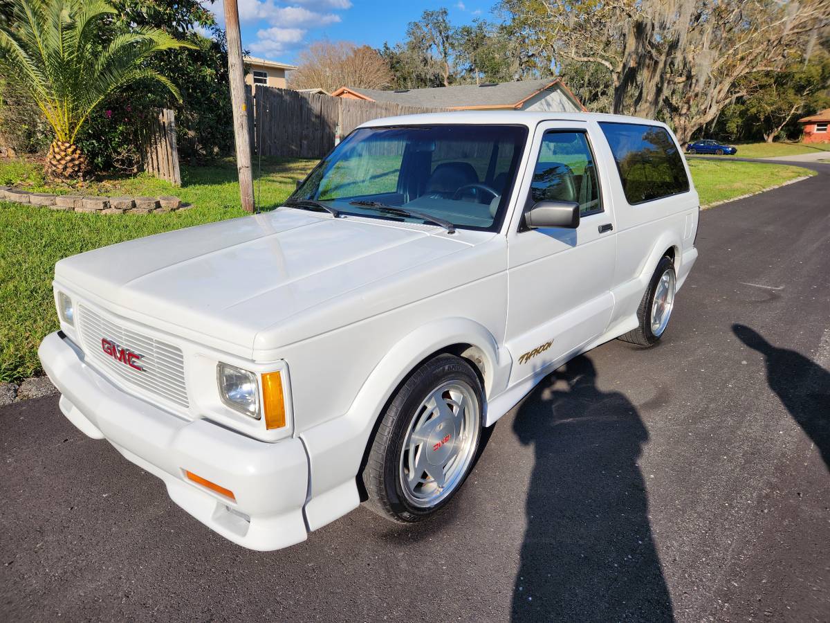 Gmc-Typhoon-1993-white-157715