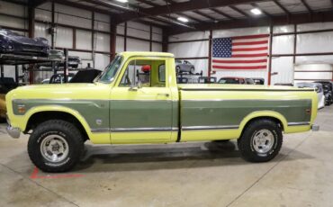 International-Harvester-100-Pickup-1974-Yellow-Tan-122236-3