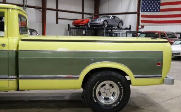 International-Harvester-100-Pickup-1974-Yellow-Tan-122236-4