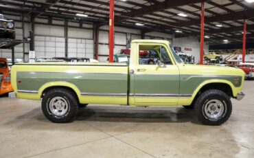 International-Harvester-100-Pickup-1974-Yellow-Tan-122236-9