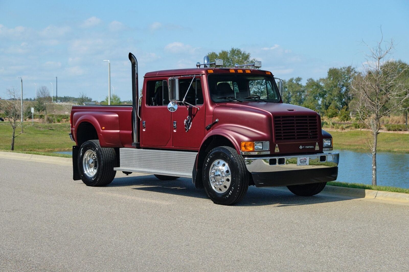 International-Harvester-4700-Pickup-1993-Burgundy-Black-204086-6