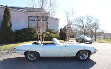 Jaguar-XK-1962-White-Red-0-2