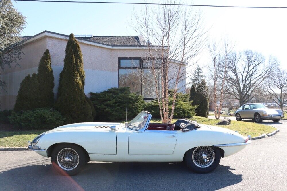 Jaguar-XK-1962-White-Red-0-3