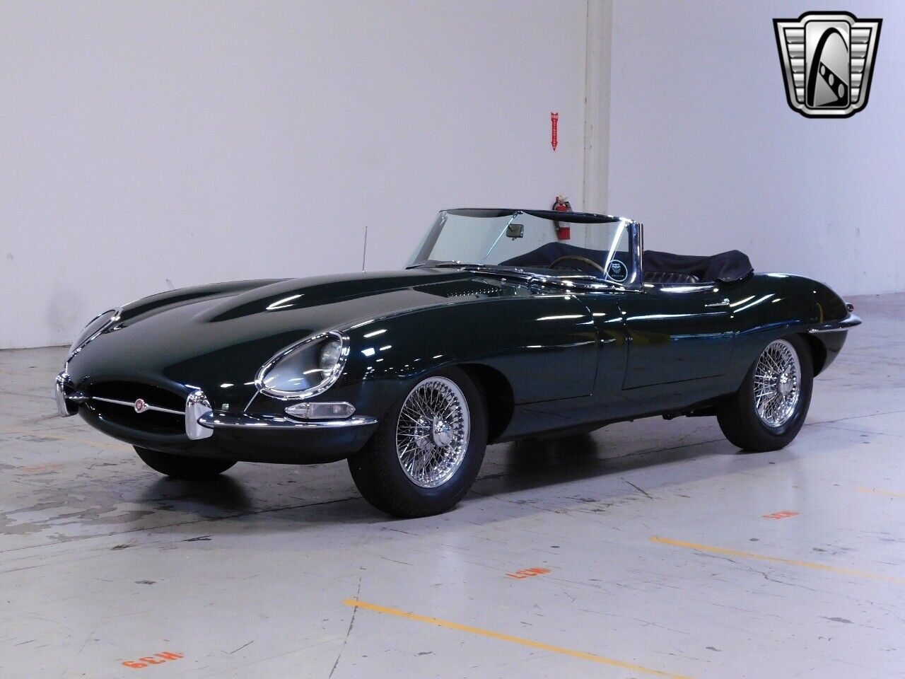 Jaguar-XK-1967-Green-Black-3138-2