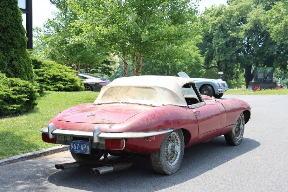 Jaguar-XK-Cabriolet-1969-Burgundy-Black-0-4