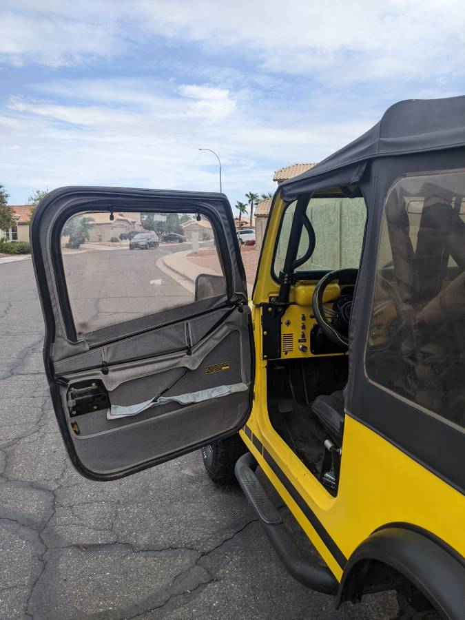 Jeep-1980-yellow-167371-4