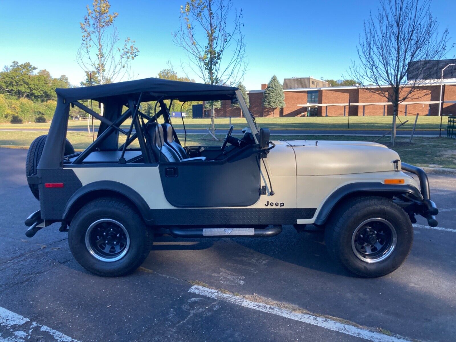 Jeep-CJ-Cabriolet-1979-Black-0-5