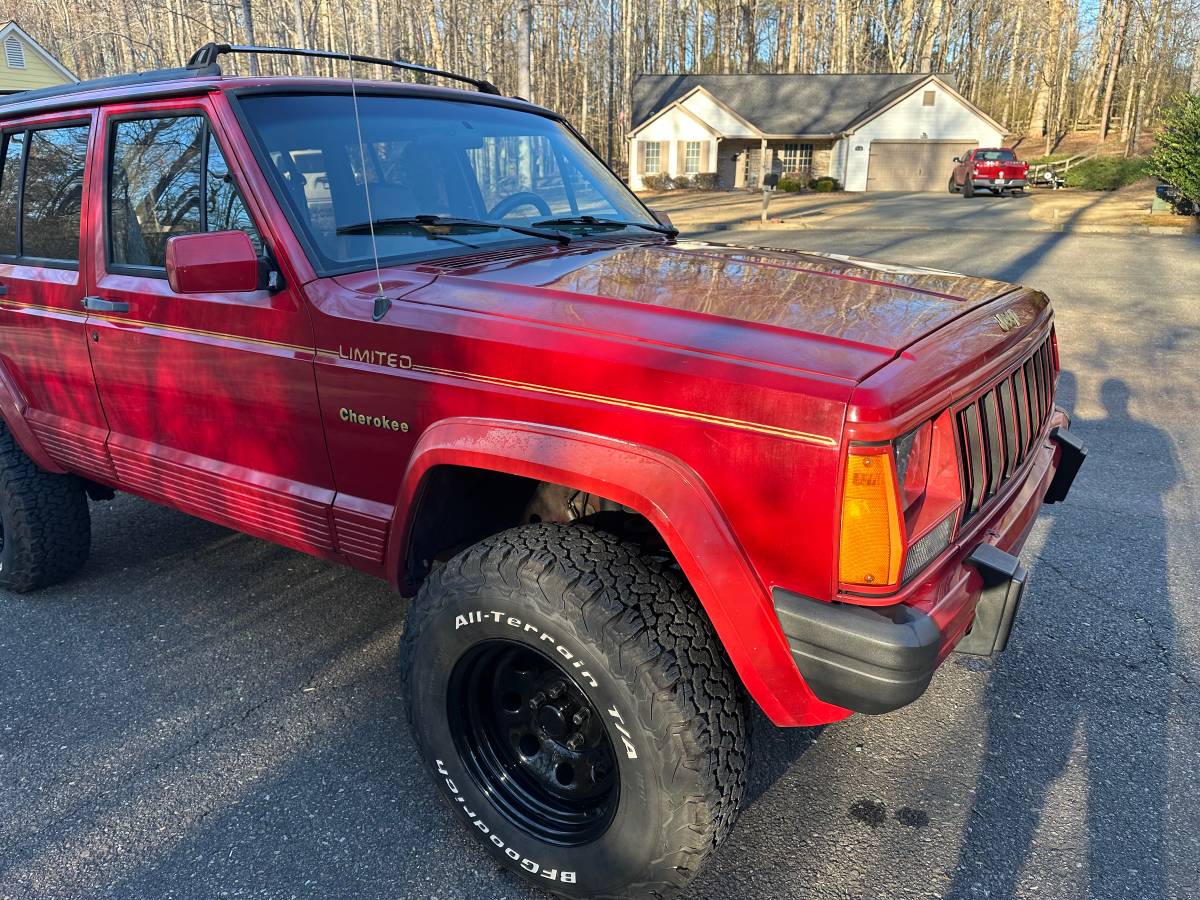 Jeep-Cherokee-1992-red-217261-3