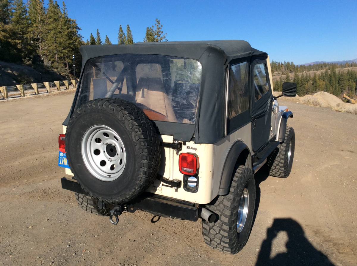 Jeep-Cj-7-1984-custom-3935-1