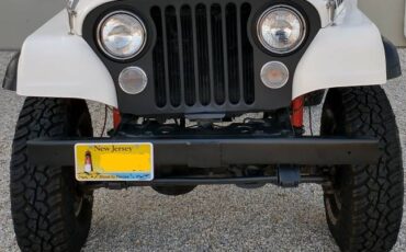 Jeep-Cj-7-1984-white-201398-1