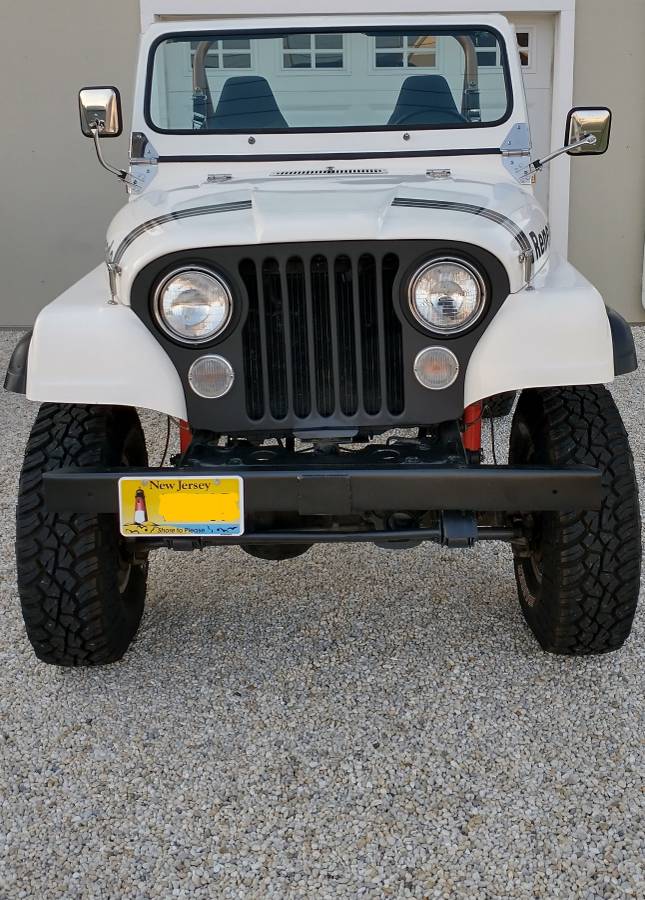 Jeep-Cj-7-1984-white-201398-1