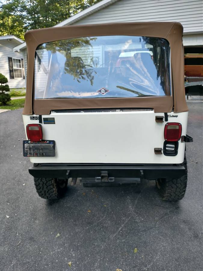 Jeep-Cj-7-1984-white-201398-4