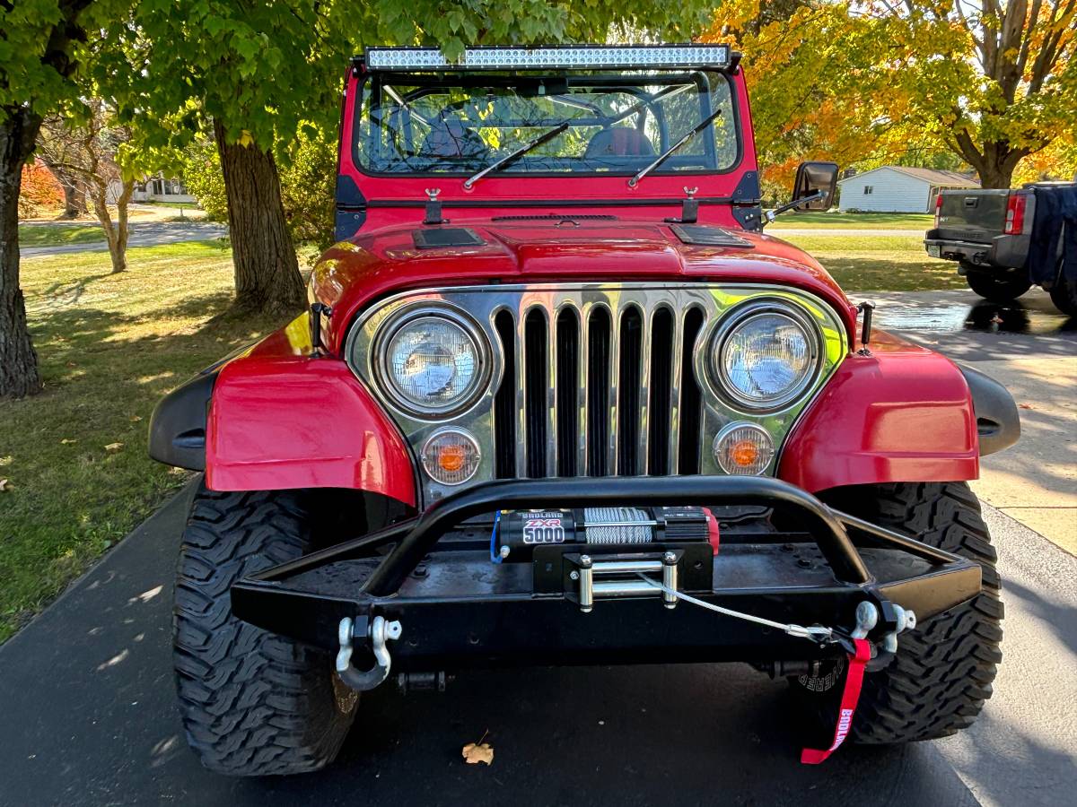 Jeep-Cj-7-open-body-with-extra-duty-suspension-1984-56327-10