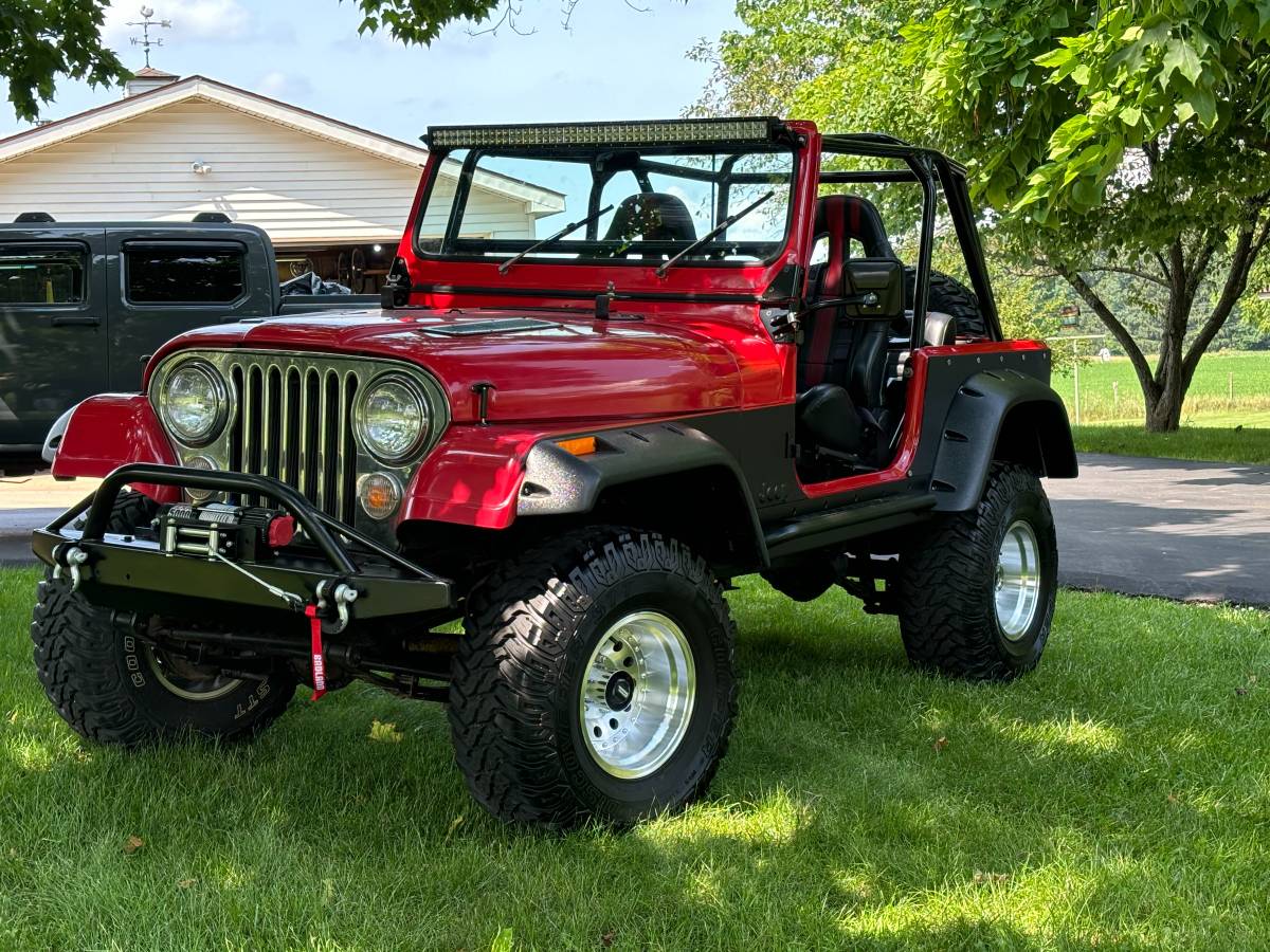 Jeep-Cj-7-open-body-with-extra-duty-suspension-1984-56327-4