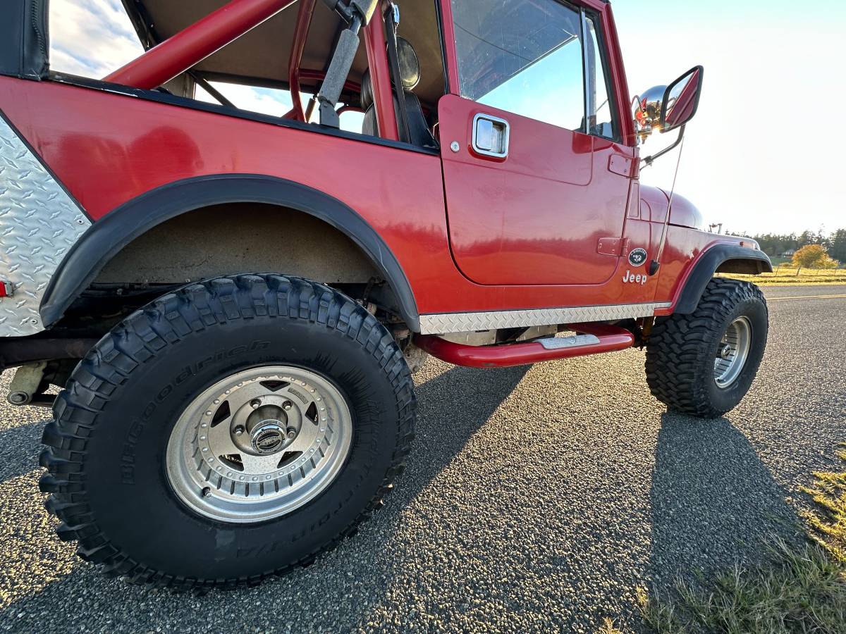 Jeep-Cj7-1983-red-152887-7