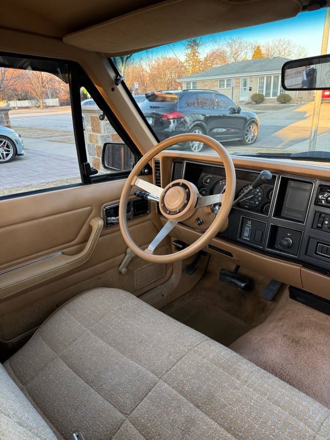 Jeep-Comanche-1986-70811-6