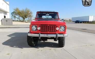 Jeep-Commando-Cabriolet-1973-Red-Black-154864-2