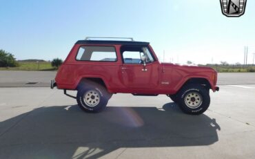 Jeep-Commando-Cabriolet-1973-Red-Black-154864-3