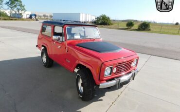 Jeep-Commando-Cabriolet-1973-Red-Black-154864-6