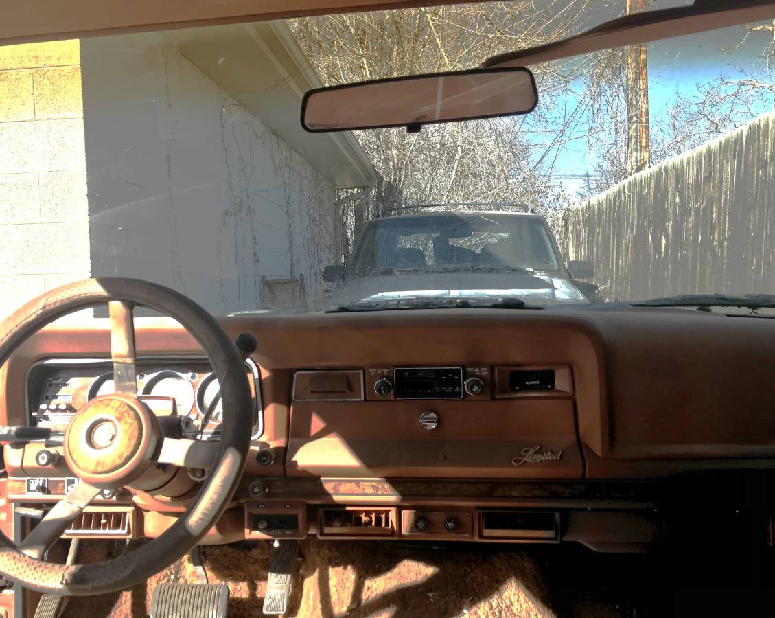 Jeep-Grand-wagoneer-1983-168435-6