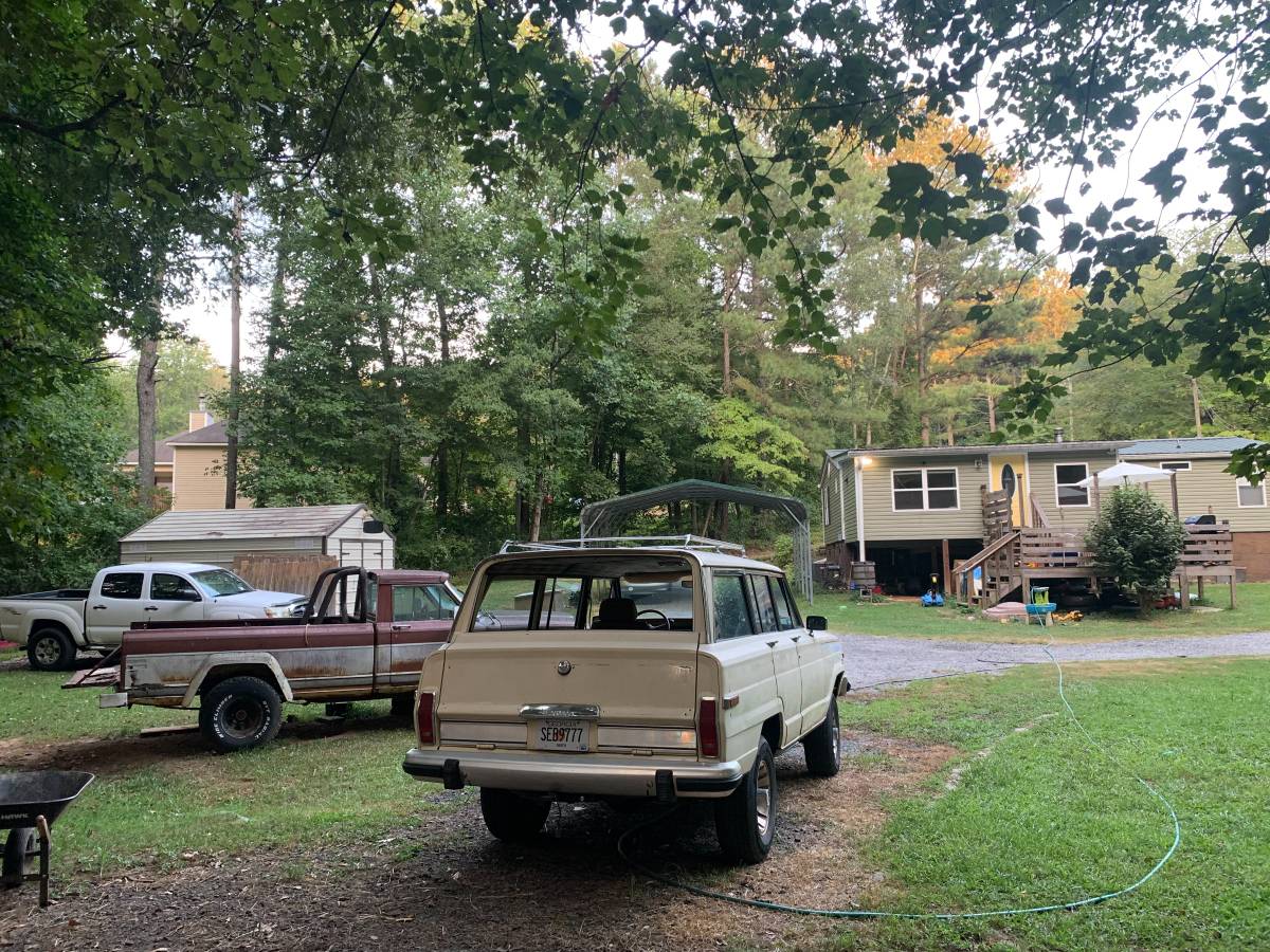 Jeep-Grand-wagoneer-1986-307384-6