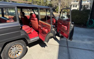 Jeep-Grand-wagoneer-1986-grey-370148-3