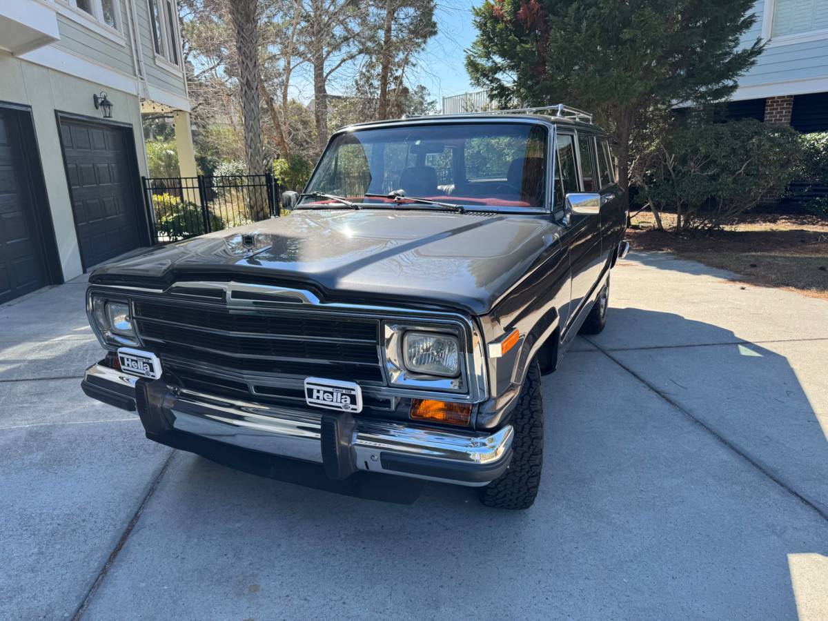 Jeep-Grand-wagoneer-1986-grey-370148