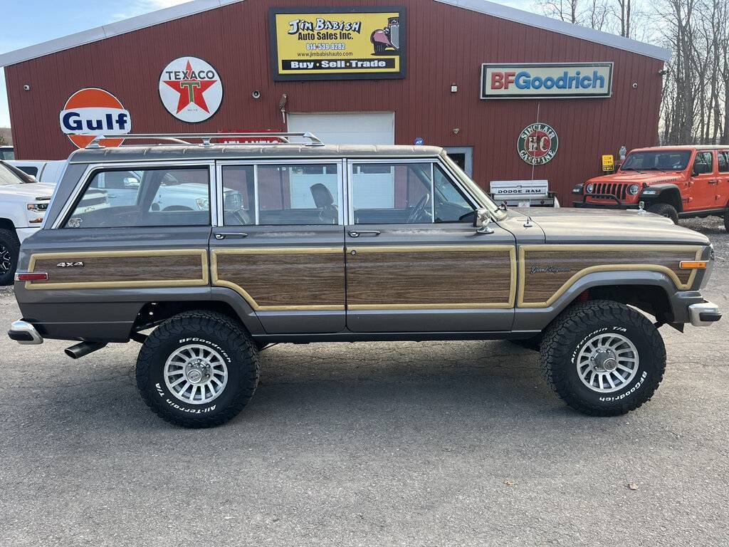 Jeep-Grand-wagoneer-1989-grey-107520-17