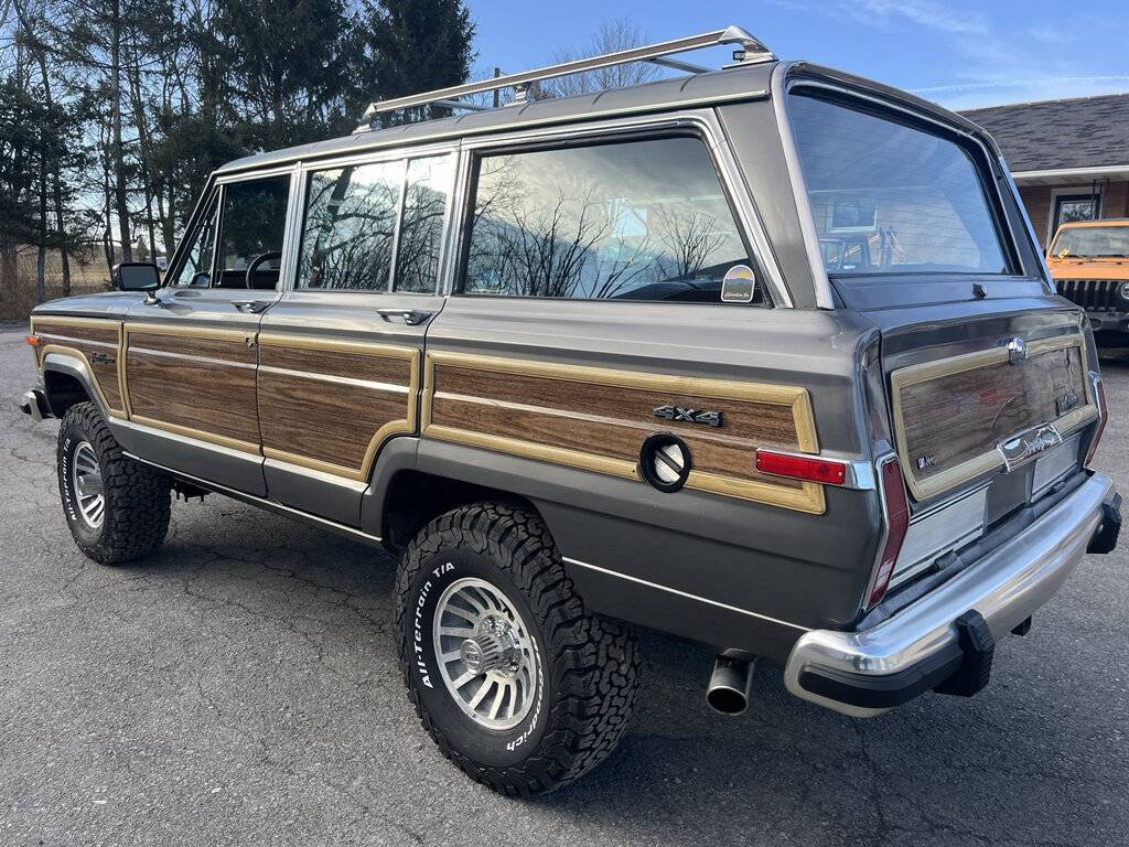 Jeep-Grand-wagoneer-1989-grey-107520-21