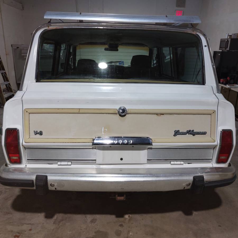 Jeep-Grand-wagoneer-1989-white-256860-13