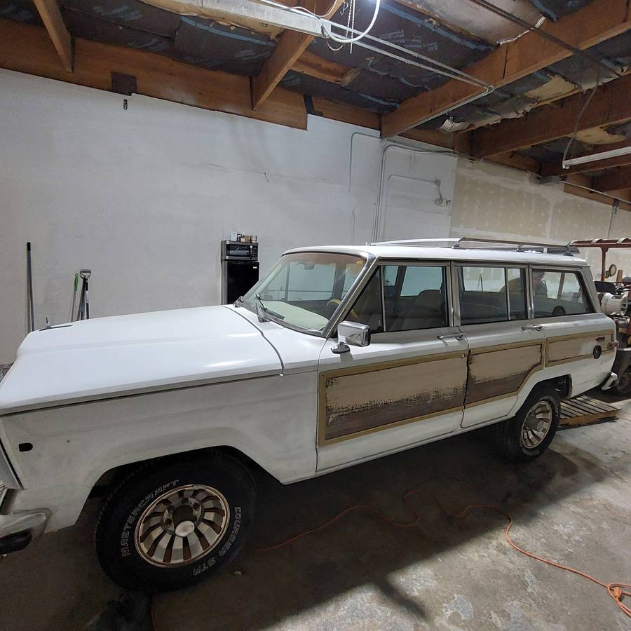 Jeep-Grand-wagoneer-1989-white-256860-2