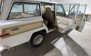 Jeep-Grand-wagoneer-1989-white-256860-4