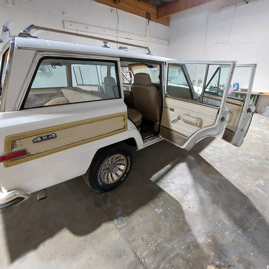 Jeep-Grand-wagoneer-1989-white-256860-4