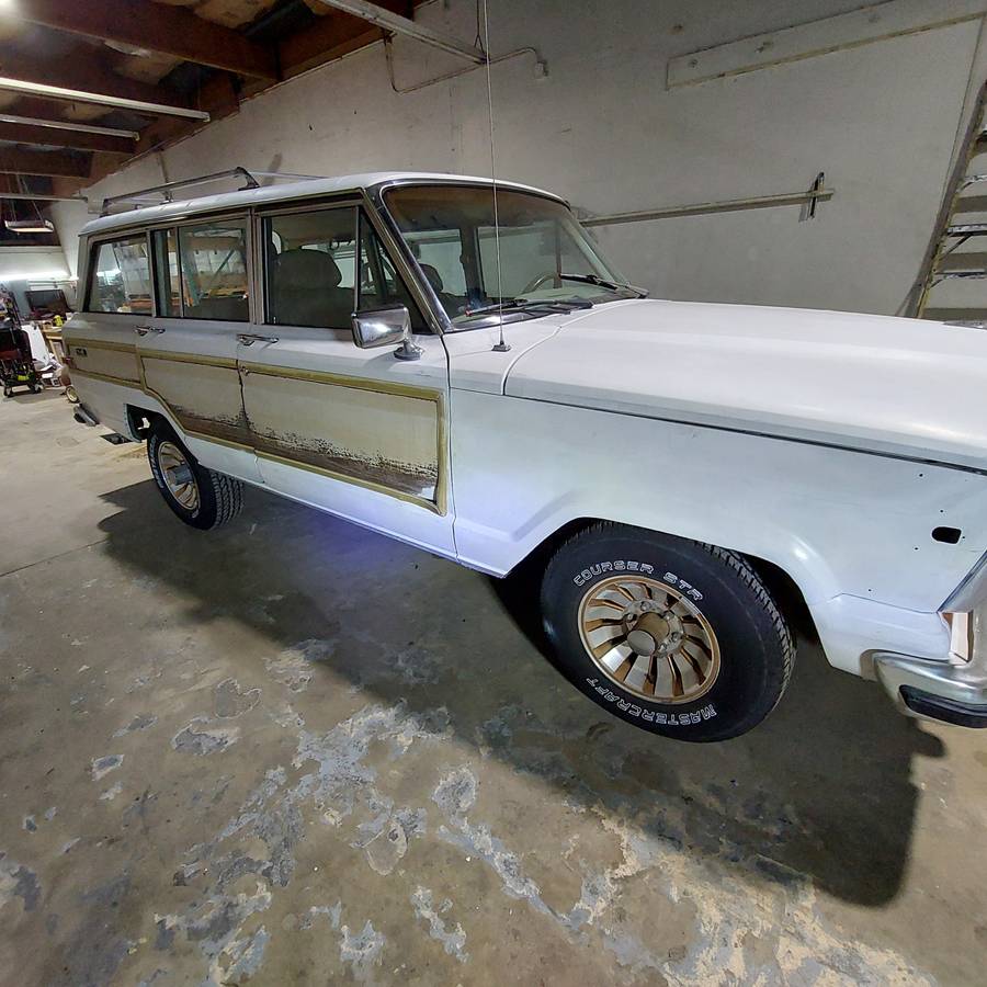 Jeep-Grand-wagoneer-1989-white-256860-9