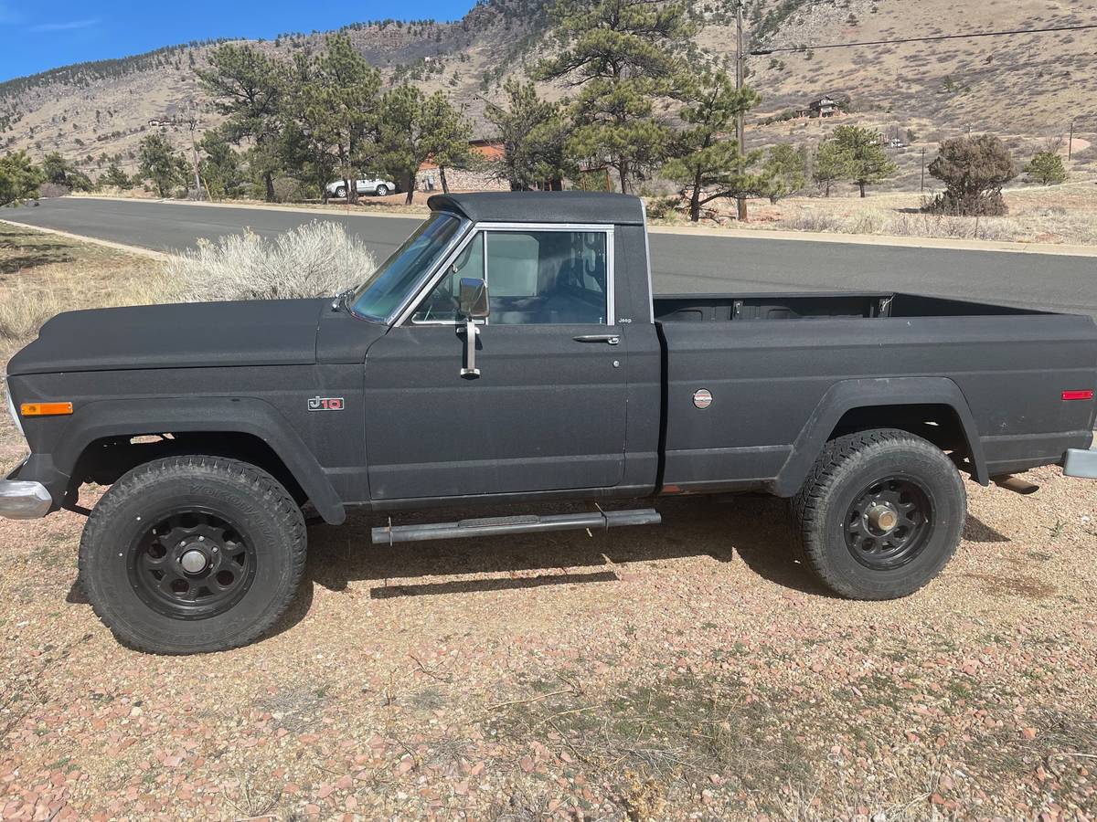 Jeep-J10-1977-black-167371