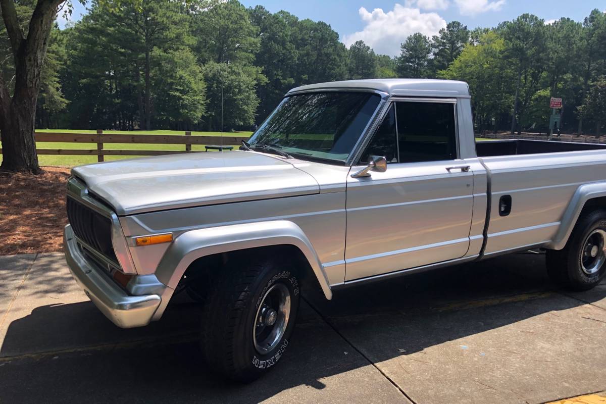 Jeep-J10-pickup-1982-silver-57910