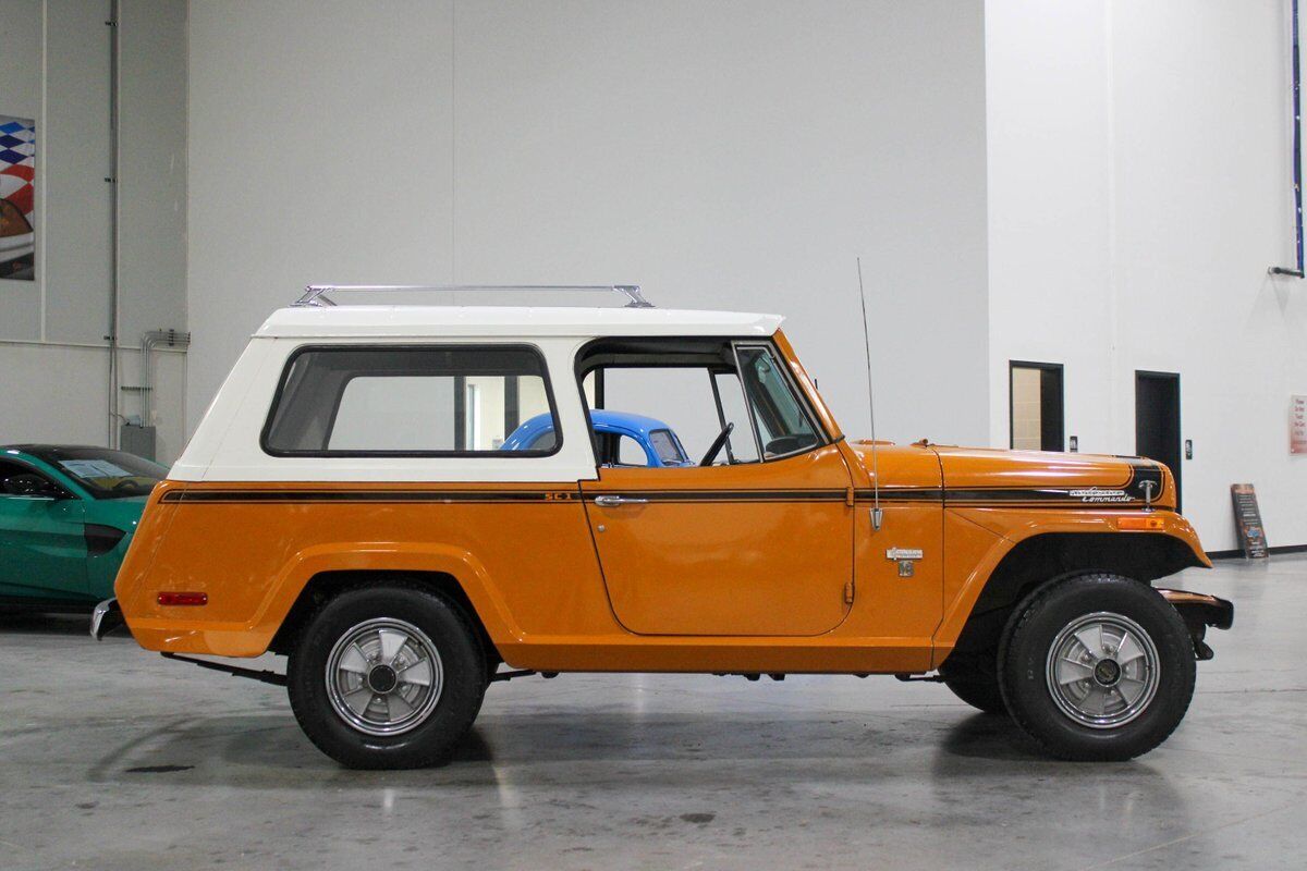 Jeep-Jeepster-SUV-1971-Gold-Black-18221-6