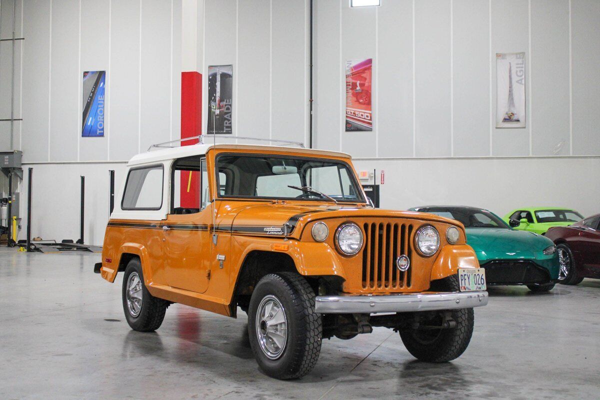 Jeep-Jeepster-SUV-1971-Gold-Black-18221-7