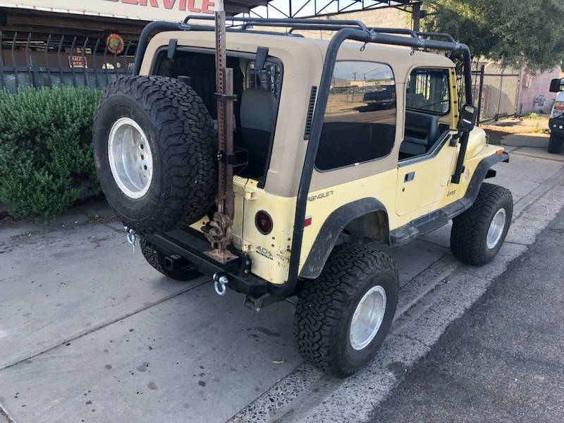 Jeep-Wrangler-1992-yellow-302556-13