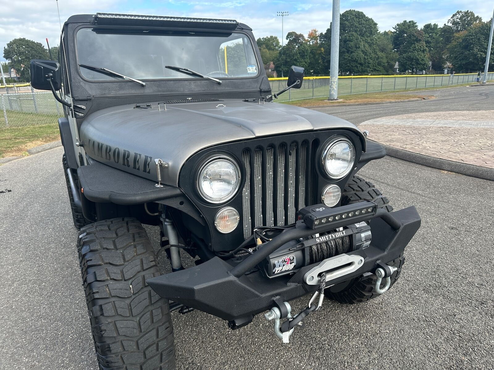 Jeep-Wrangler-Pickup-1982-Gray-Black-128748-12