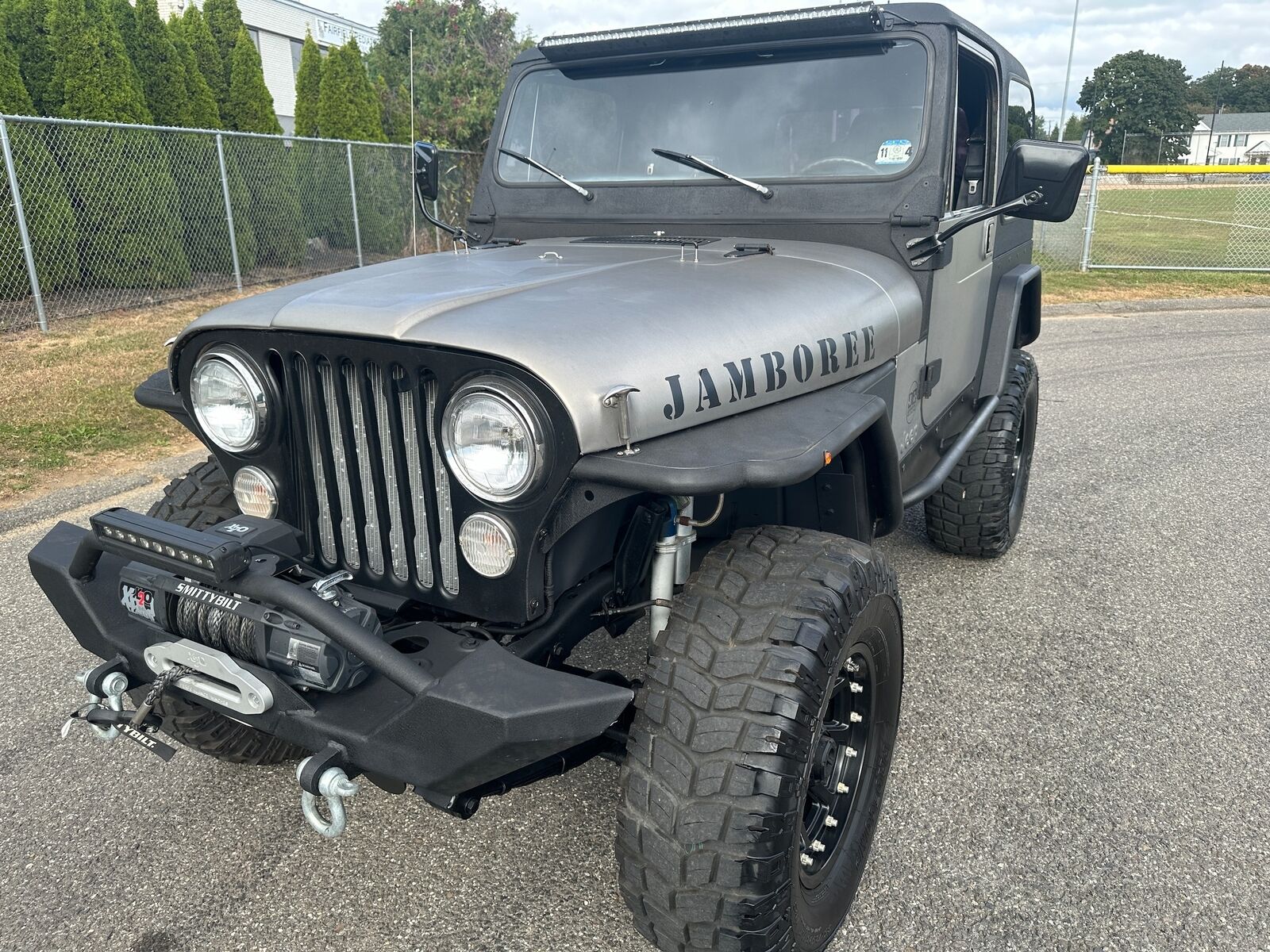 Jeep-Wrangler-Pickup-1982-Gray-Black-128748-6