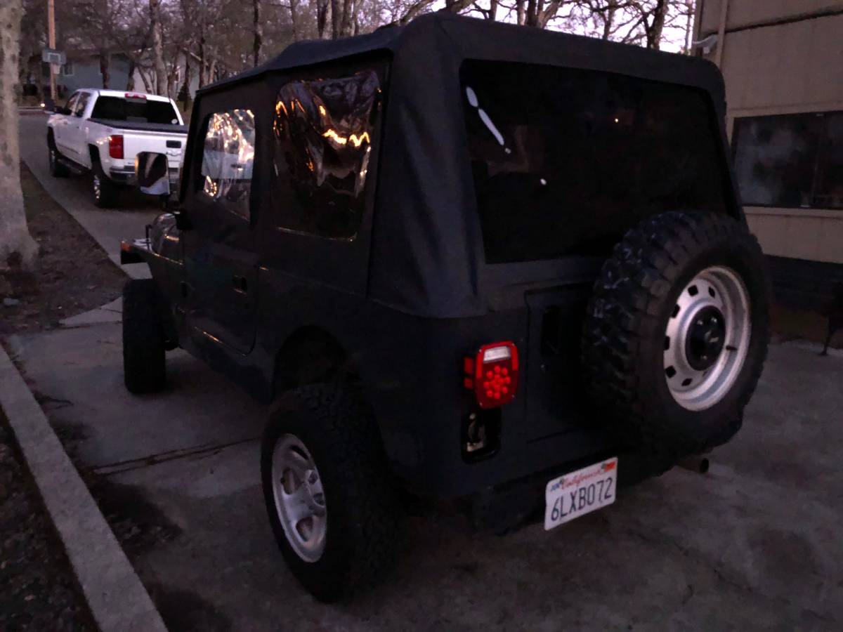 Jeep-Wrangler-sport-1991-grey-329915-4