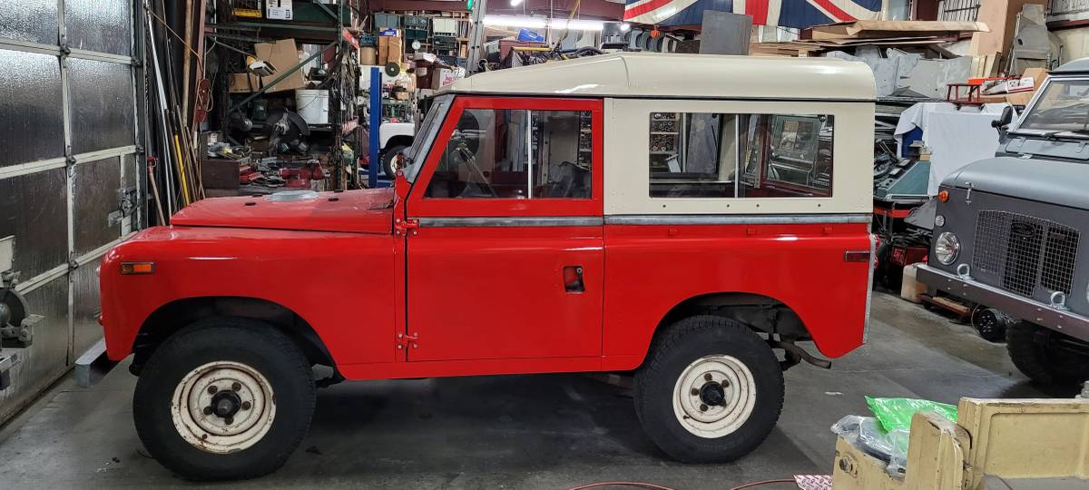 Land-rover-1971-red-203734-1