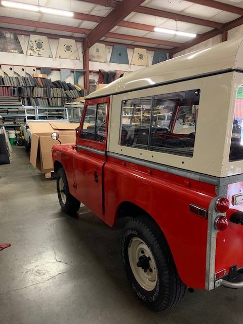 Land-rover-1971-red-203734-17