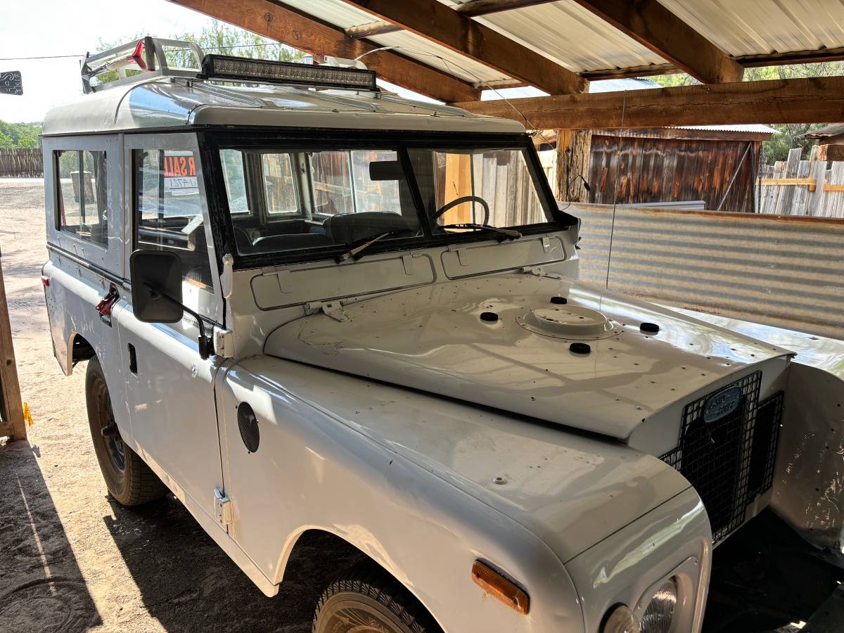 Land-rover-Series-iii-1973-white-85295-2