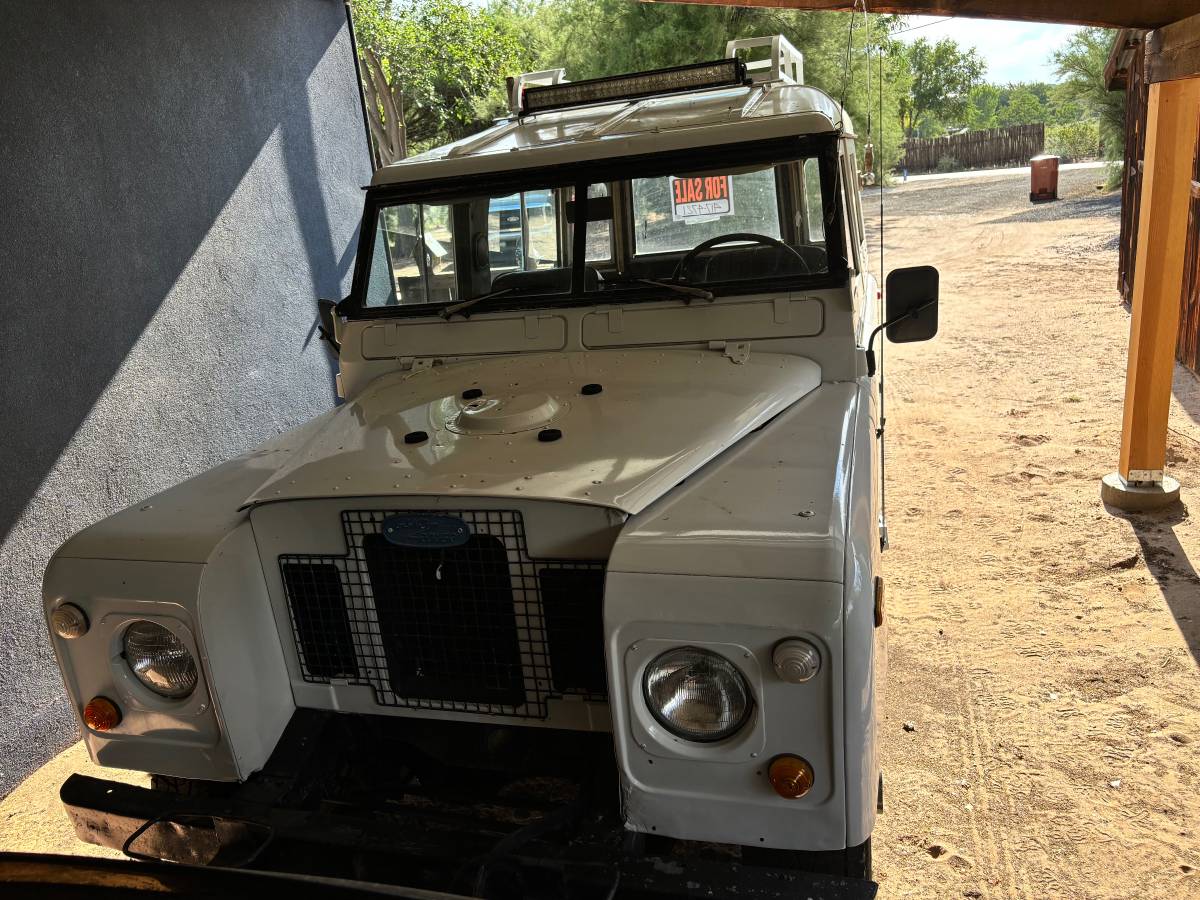 Land-rover-Series-iii-1973-white-85295