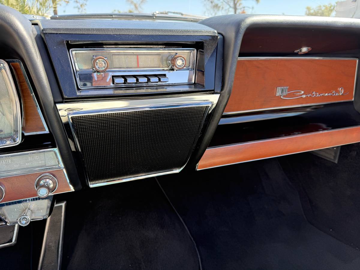 Lincoln-Continental-1961-black-198683-14