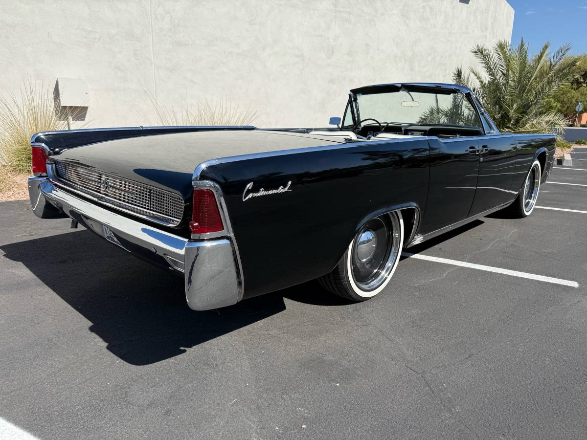 Lincoln-Continental-1961-black-198683-2